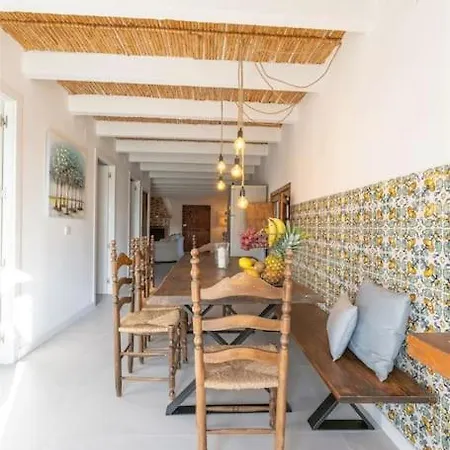 La Barraca - Modern Tradition