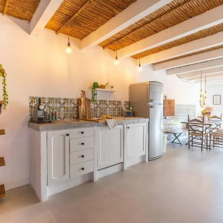 La Barraca - Modern Tradition *